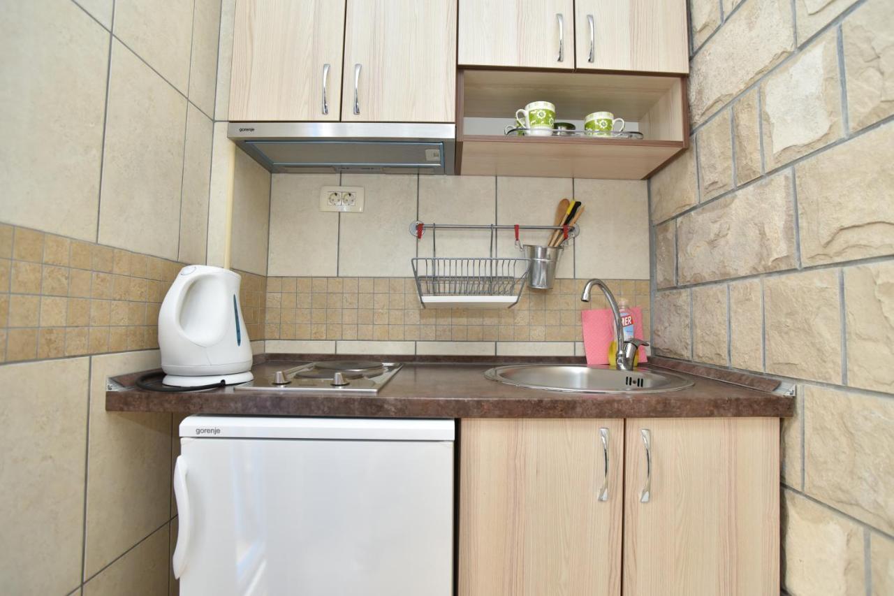 Apartments And Rooms Drago Свети Стефан Екстериор снимка