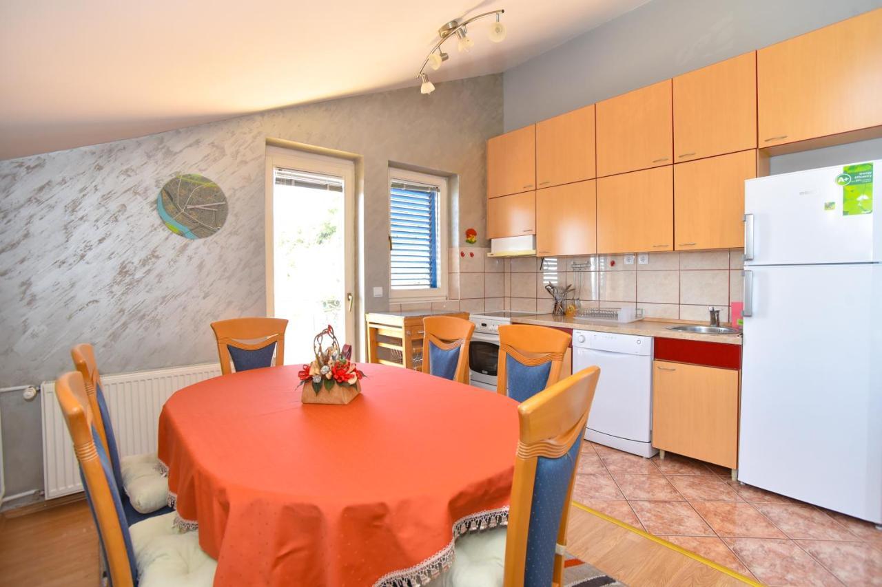 Apartments And Rooms Drago Свети Стефан Екстериор снимка