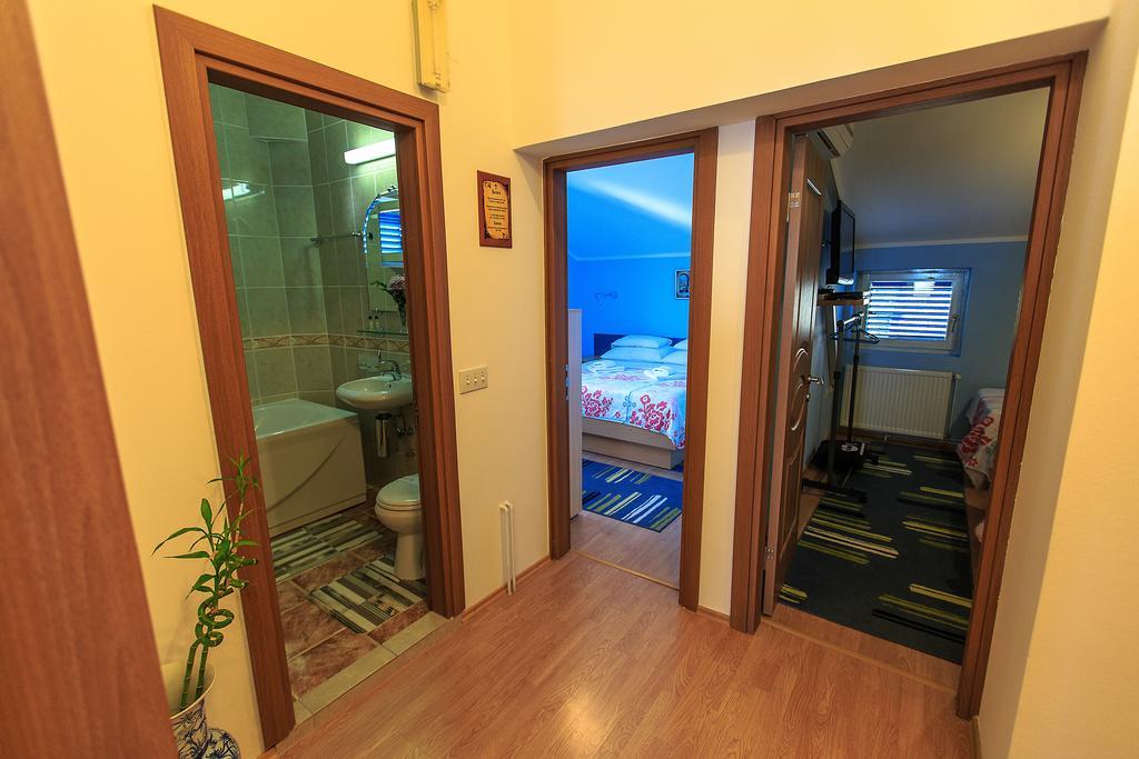 Apartments And Rooms Drago Свети Стефан Екстериор снимка