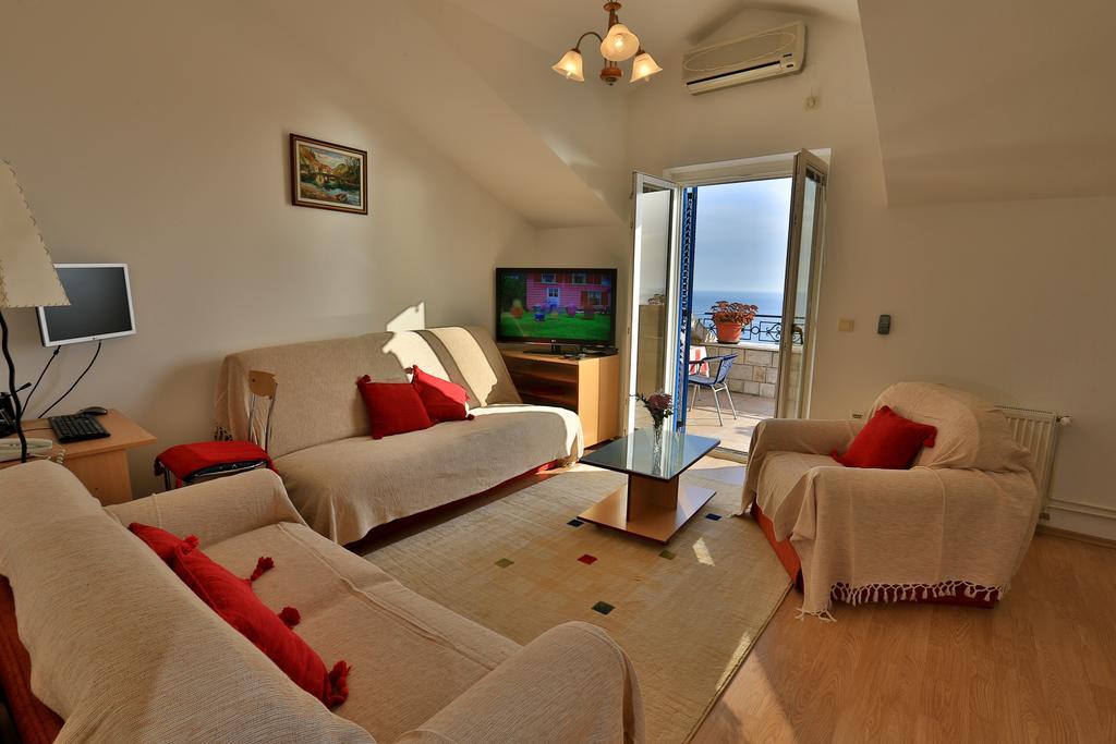 Apartments And Rooms Drago Свети Стефан Екстериор снимка